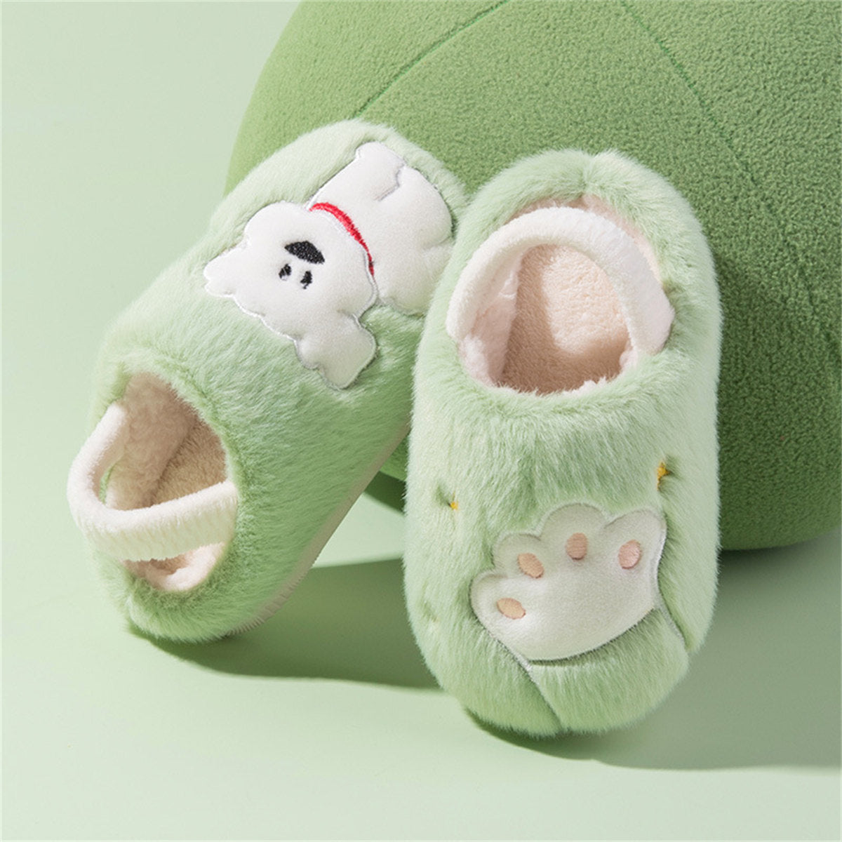 Children's autumn and winter cute cartoon style warm and non-slip cotton slippers with toe cap