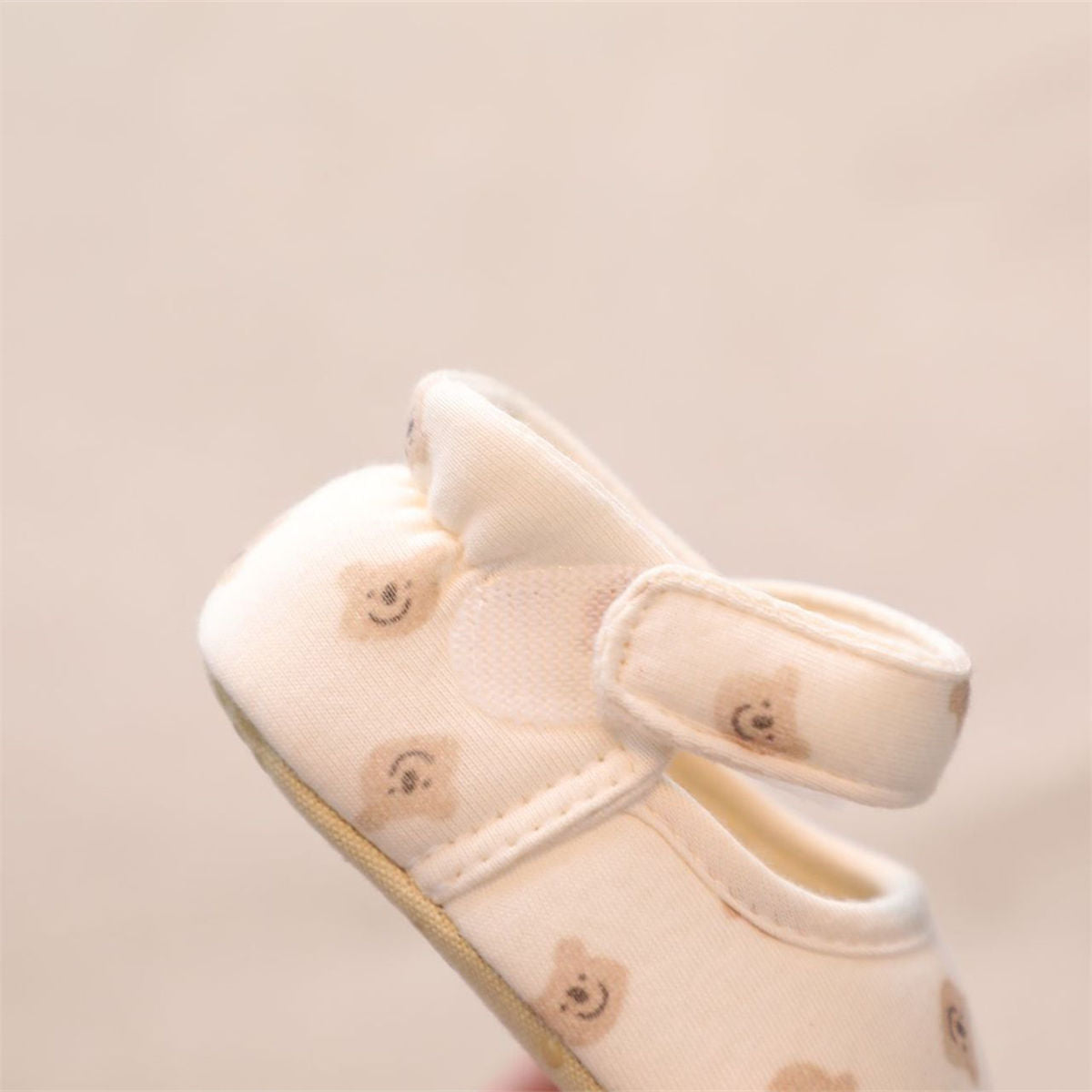 Cute bear soft-soled canvas shoes for infants and children