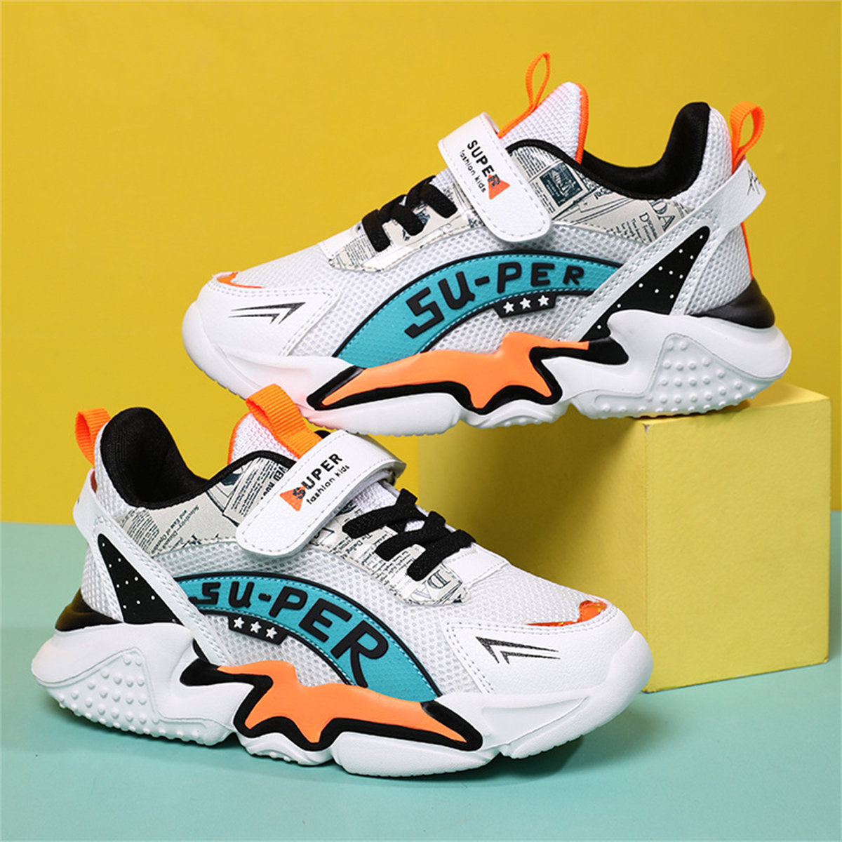 Medium and large boys' bright color matching letters breathable, lightweight and wear-resistant sports shoes