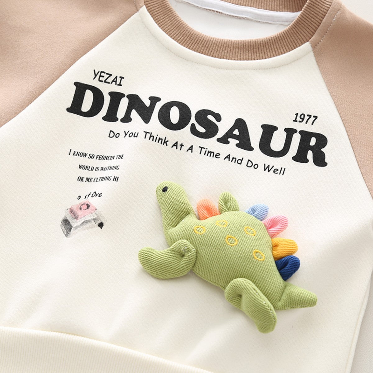 Boys autumn round neck clothing suit new small and medium-sized children's baby three-dimensional cartoon dinosaur sweater two-piece suit