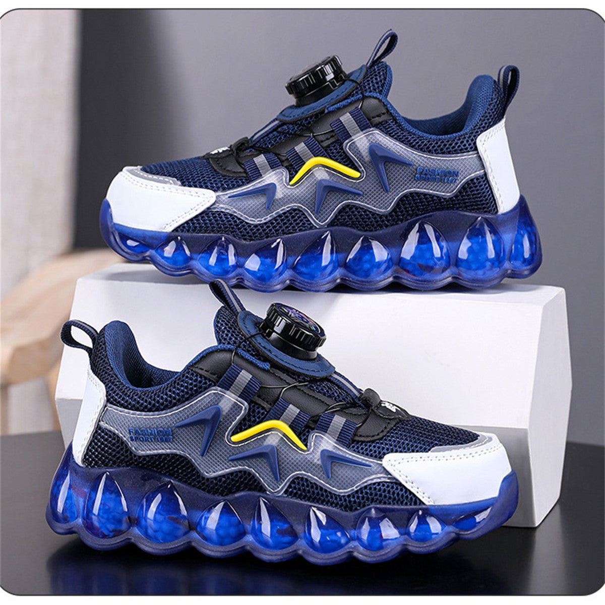 Middle and large boys spring and autumn color matching sports style running soft sole shock absorption non-slip sports shoes