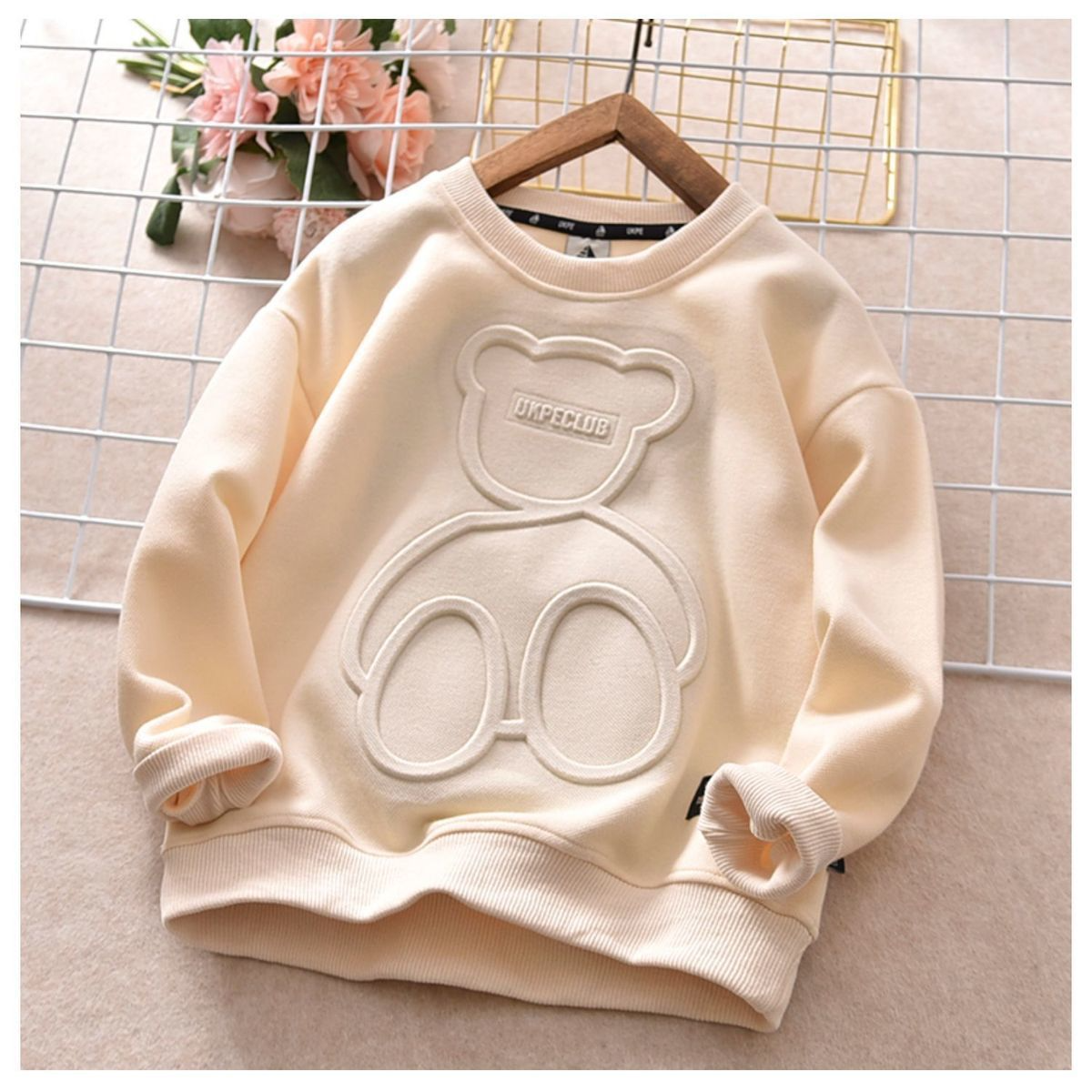 Children's clothing sweatshirt for middle and large boys embossed bear bottoming shirt