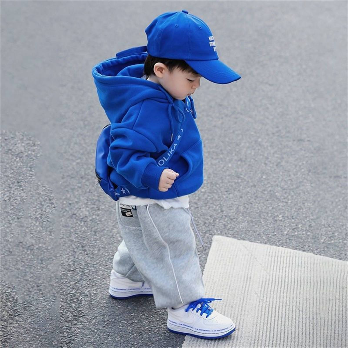 boys autumn and winter fleece sweatshirt