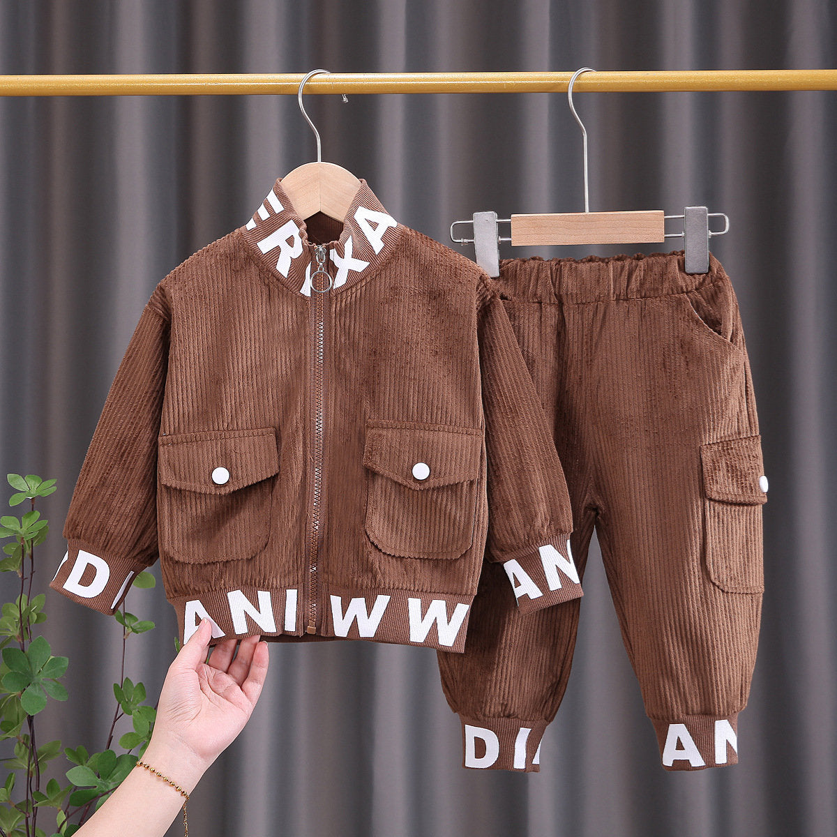 Boys 2-piece letter zip-up shirt and corduroy long-sleeved trousers suit