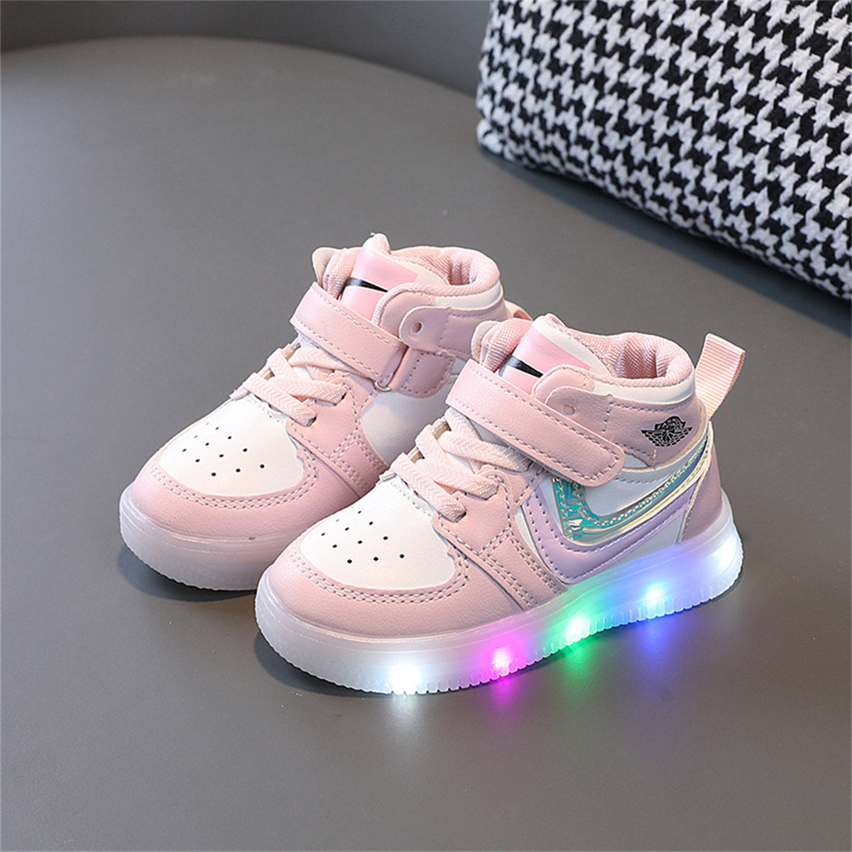 Simple and elegant luminous LED soft-soled high-top sneakers for children and boys