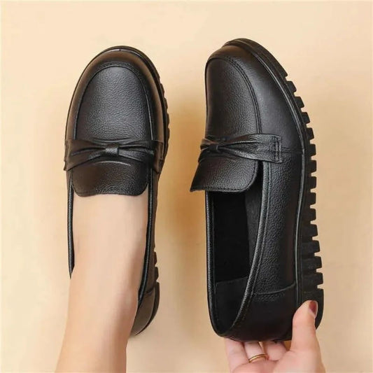 Spring shoes low top solid color round toe mother shoes waterproof and oil-proof soft leather shoes