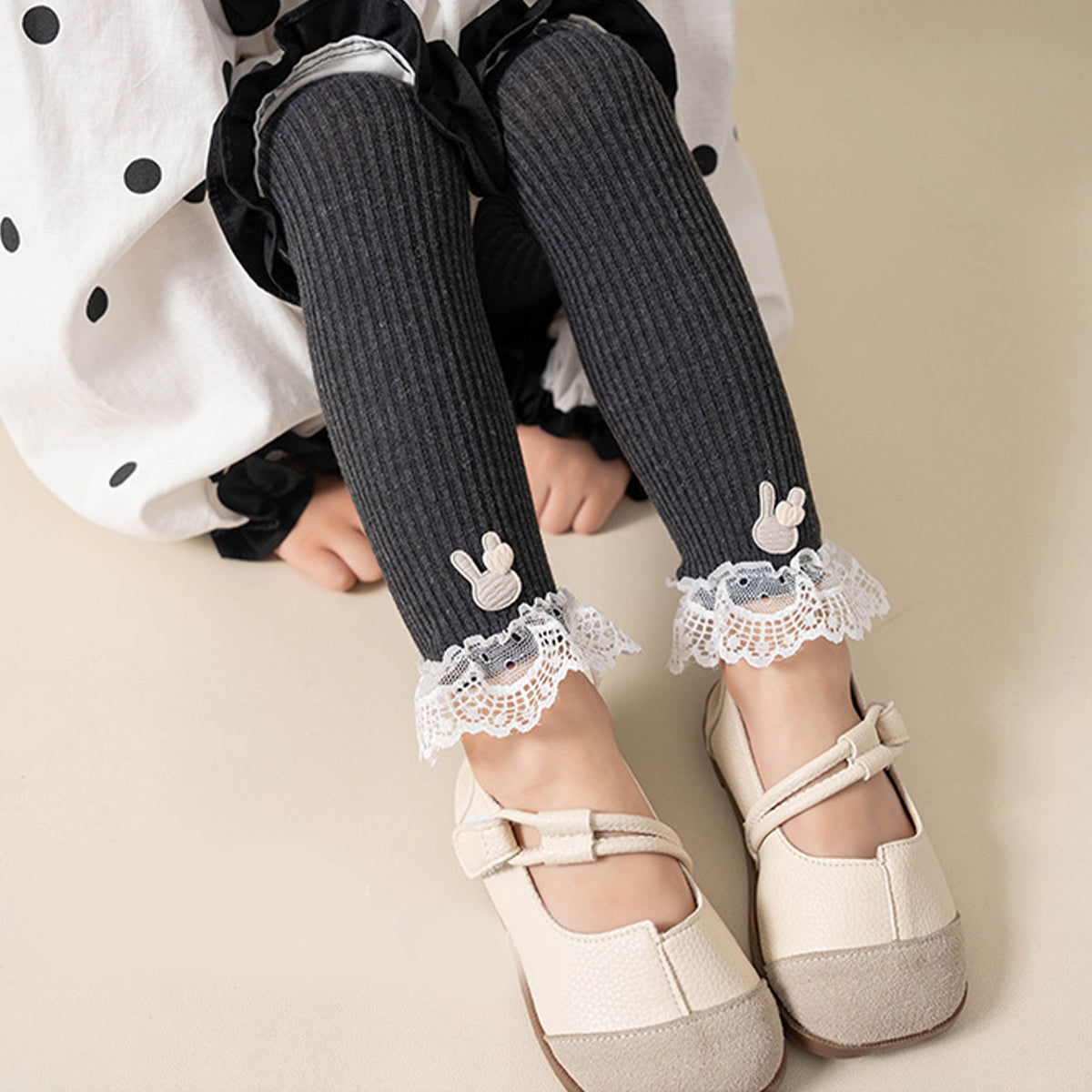 Children's lace bunny cropped leggings