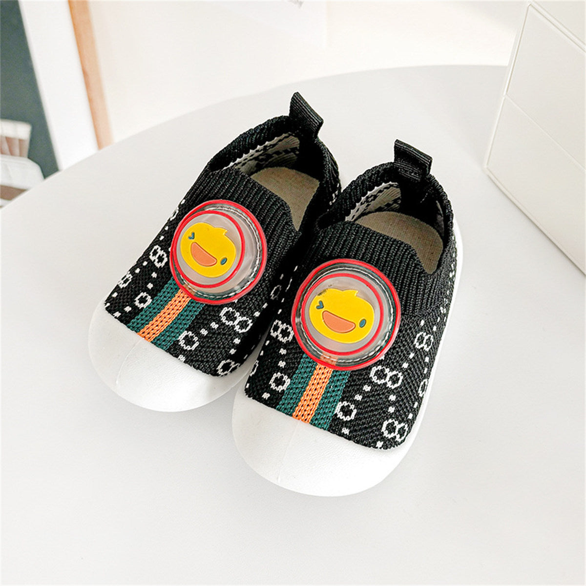 Wholesale children's floor shoes non-slip newborn baby early education shoes breathable and comfortable flashing doll baby toddler shoes