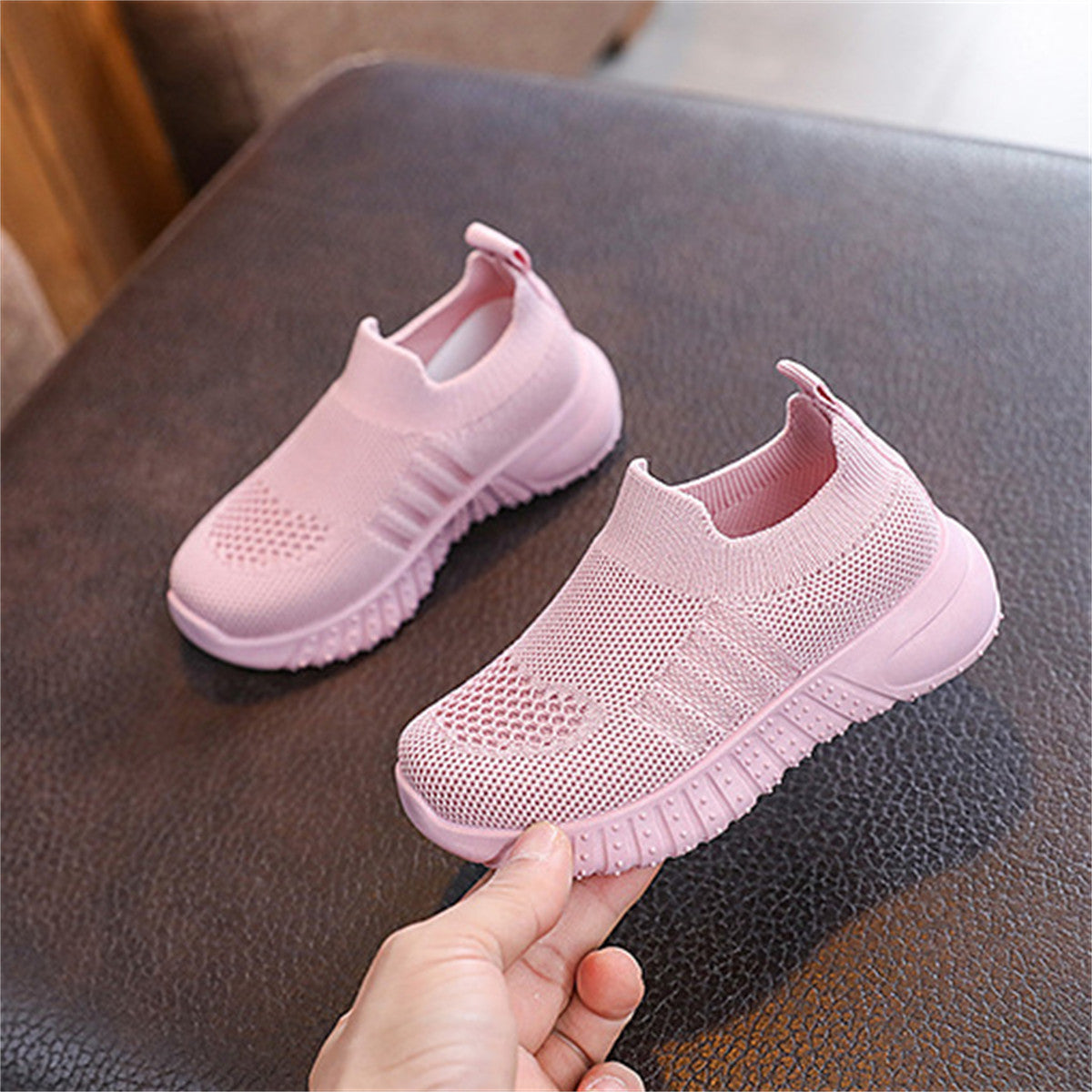 Children's solid color slip-on soft sole sports shoes