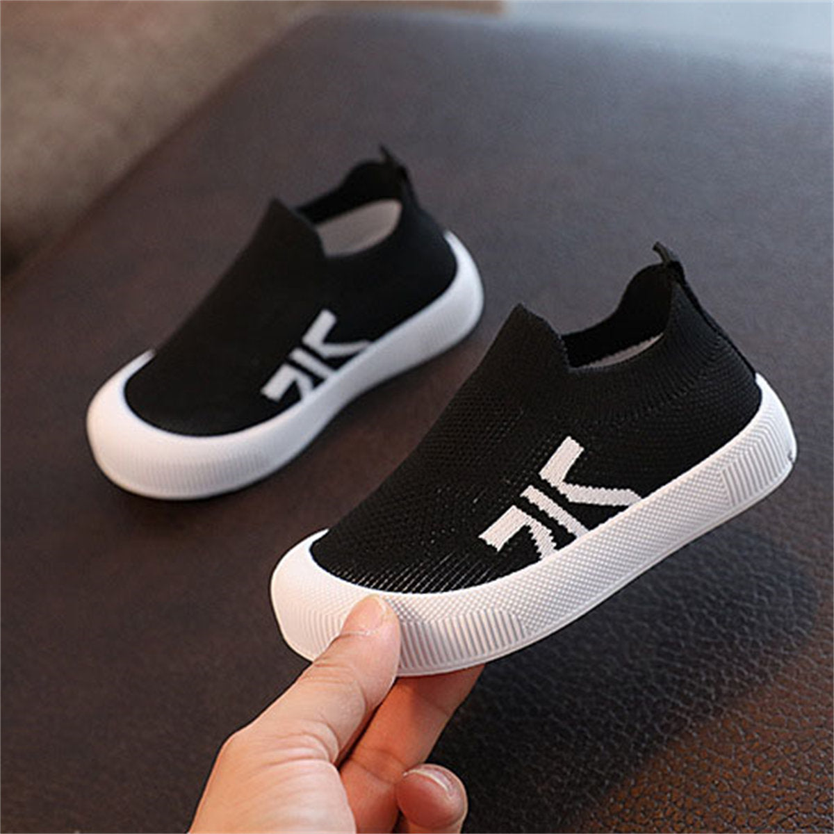 Children's slip-on woven sneakers