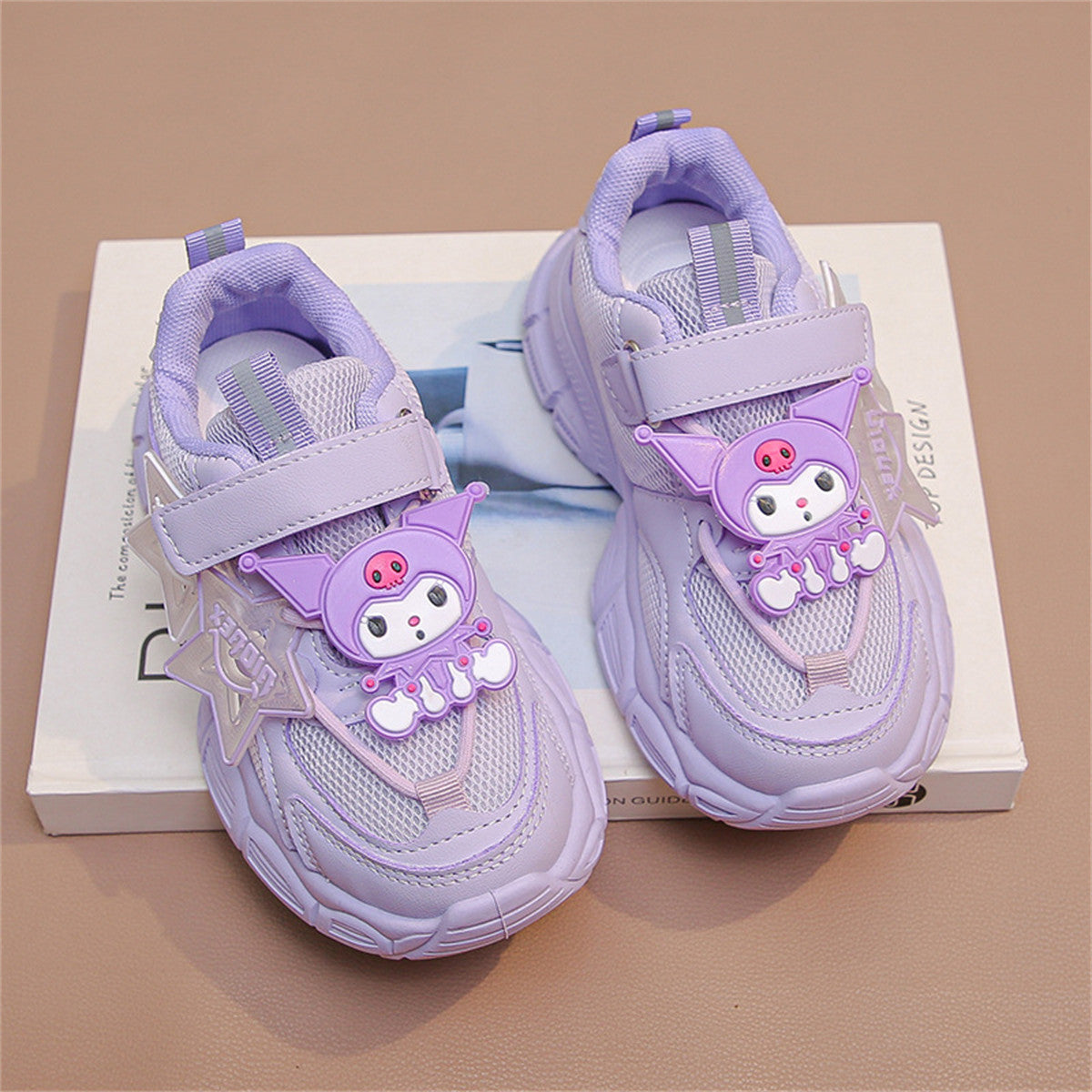 Sanrio pattern spring and autumn sports style soft sole shock absorbing sports shoes for middle and large children and girls