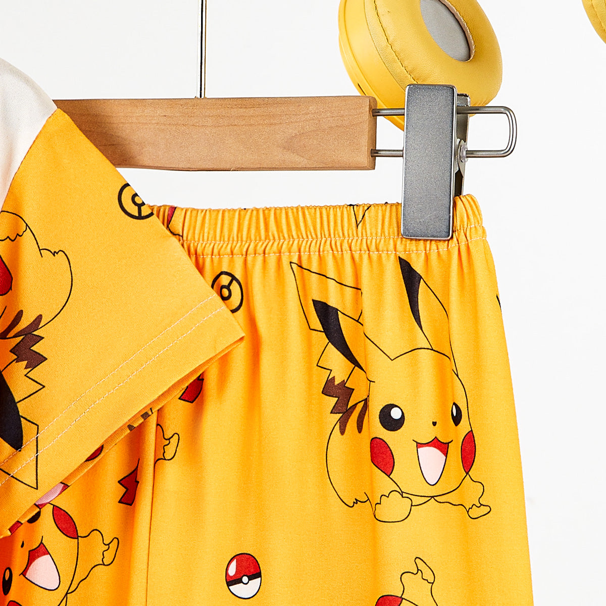 Yellow Pikachu children's pajamas summer short-sleeved thin section medium and large children's little boy teenager home clothes