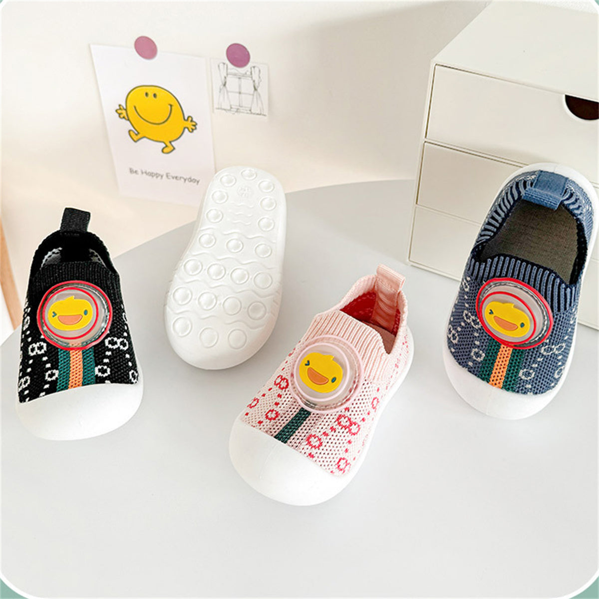 Wholesale children's floor shoes non-slip newborn baby early education shoes breathable and comfortable flashing doll baby toddler shoes