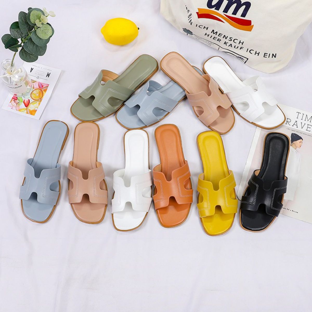 Fashionable flat sandals