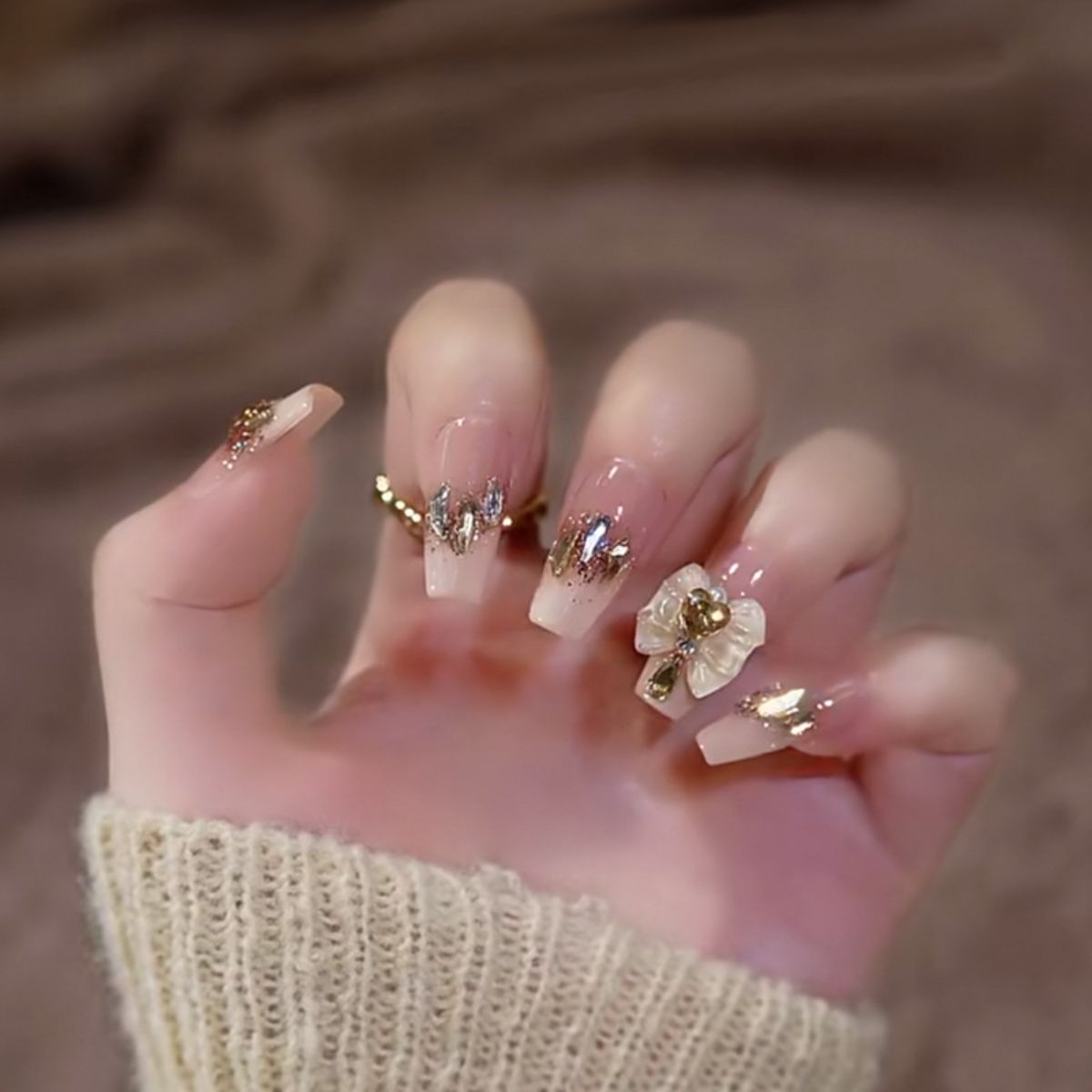 Medium-length champagne gold diamond bow nail art nail tips hot girl nail stickers