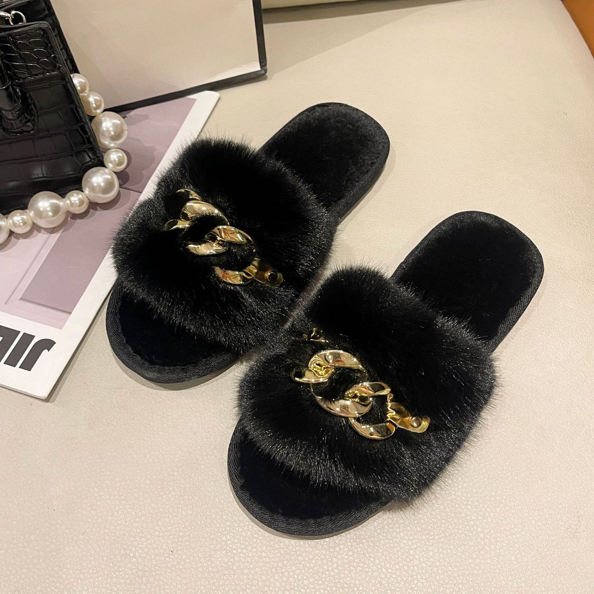 Metal chain fur slippers for women fashionable warm large fur flat heel flip flops