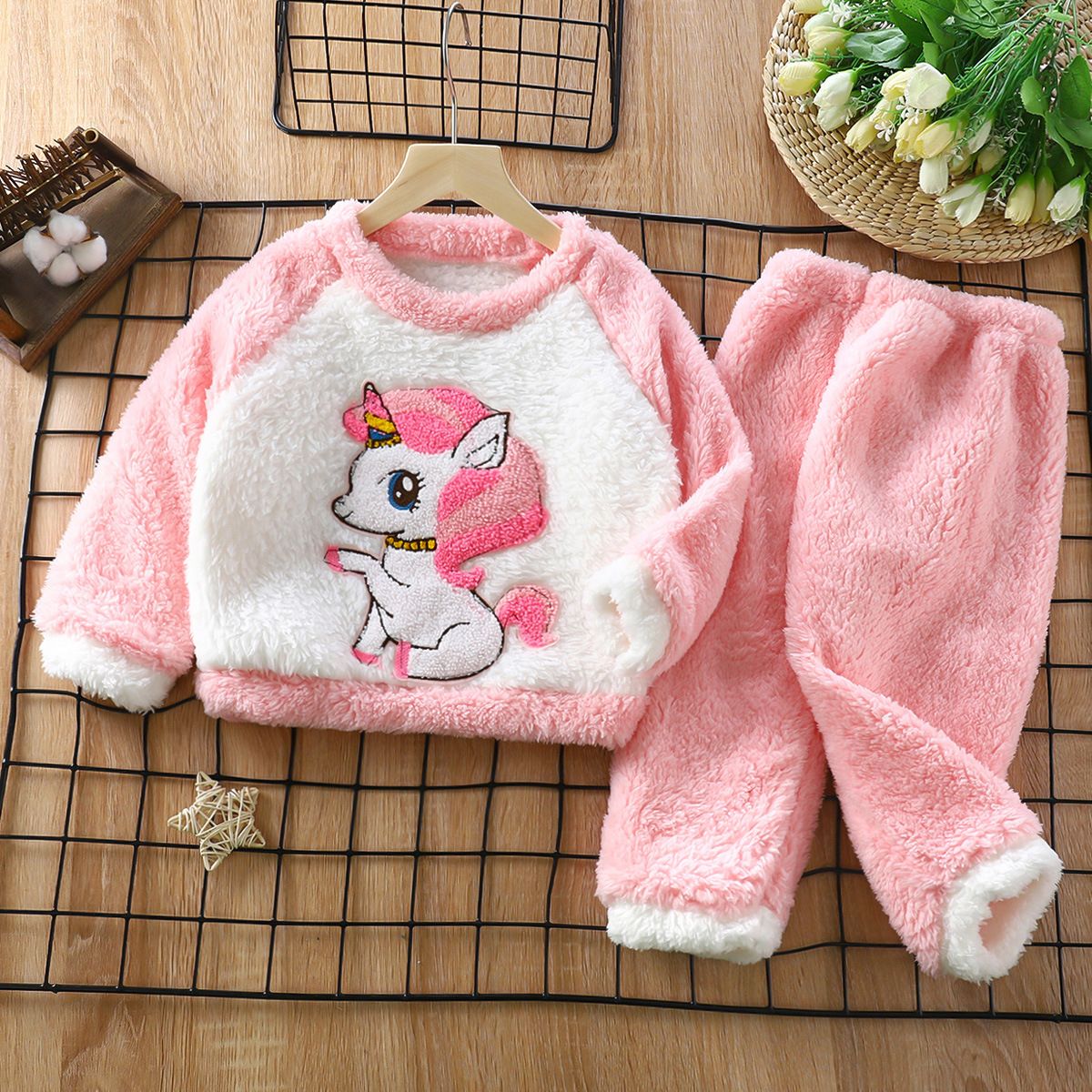 Autumn and winter children's velvet thickened pajamas for boys and girls baby velvet warm home clothes for small and medium children warm velvet pajamas