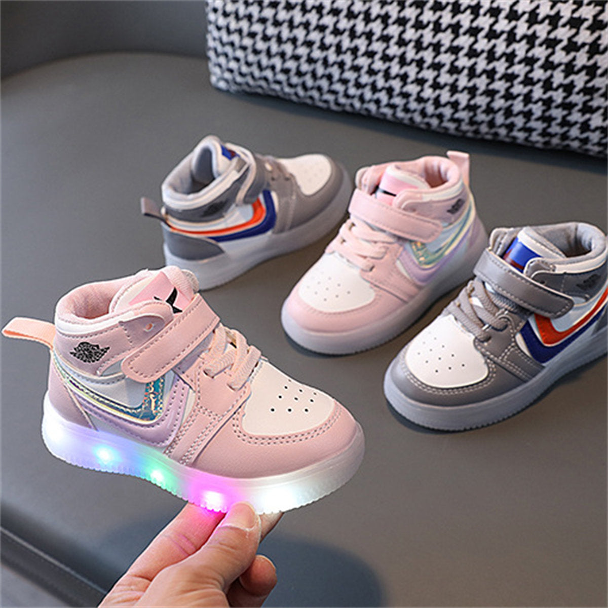 Simple and elegant luminous LED soft-soled high-top sneakers for children and boys