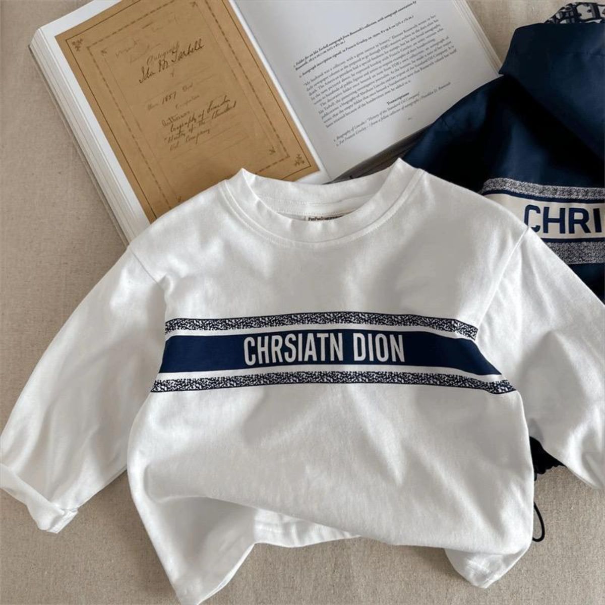 Pure cotton children's autumn new long-sleeved T-shirt for boys and girls letter T-shirt baby round neck bottoming shirt