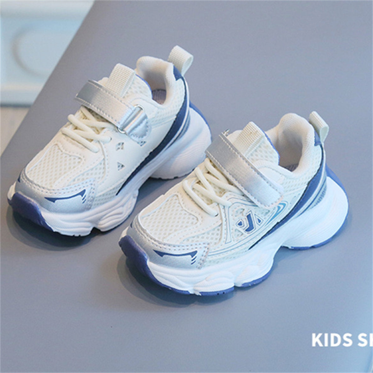 Children's and boys' solid color simple breathable soft-soled Velcro sports shoes