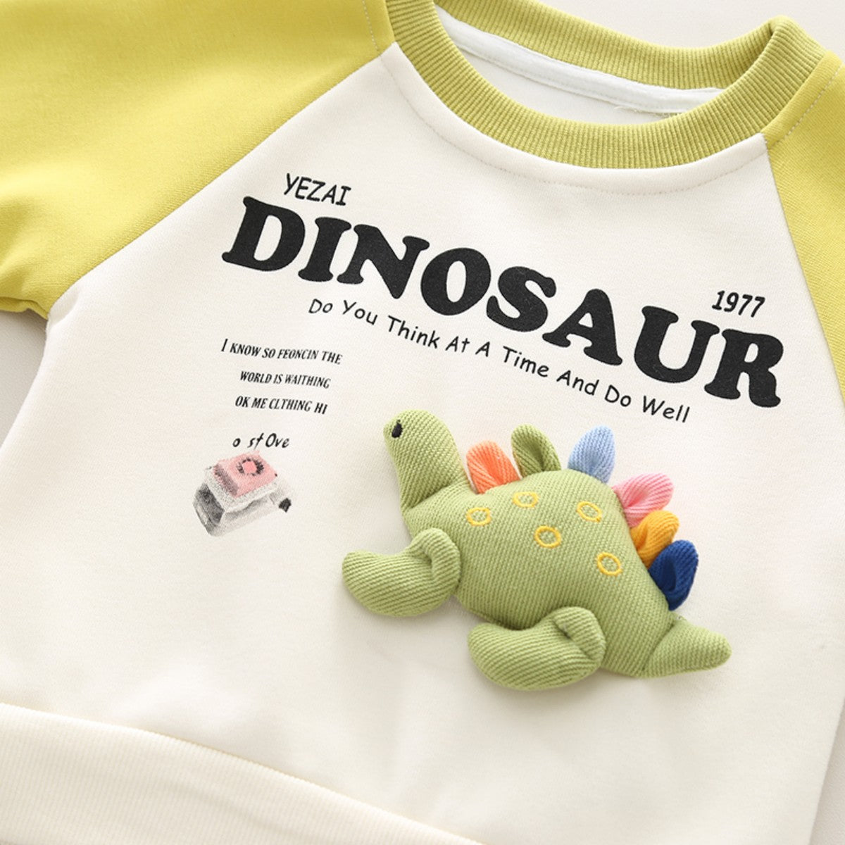 Boys autumn round neck clothing suit new small and medium-sized children's baby three-dimensional cartoon dinosaur sweater two-piece suit