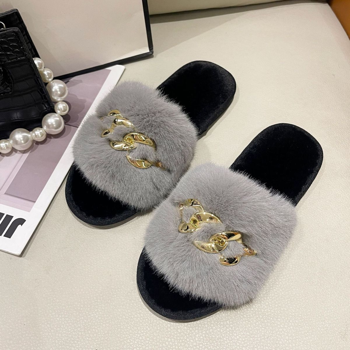 Metal chain fur slippers for women fashionable warm large fur flat heel flip flops