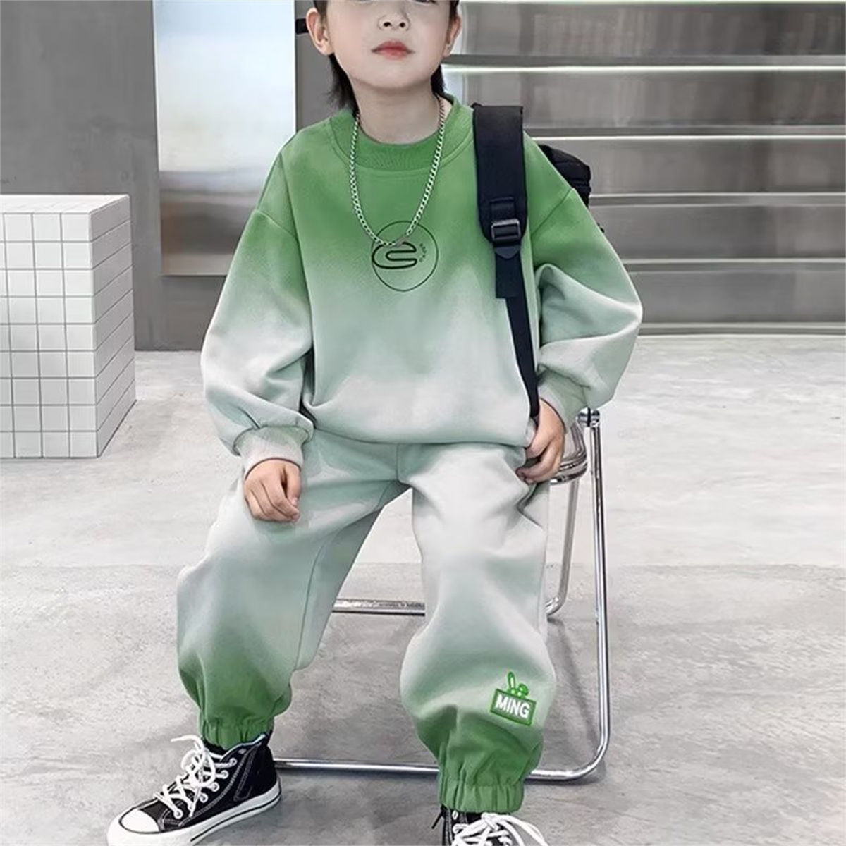 Autumn gradient temperament sports style sweater suit for middle and large boys