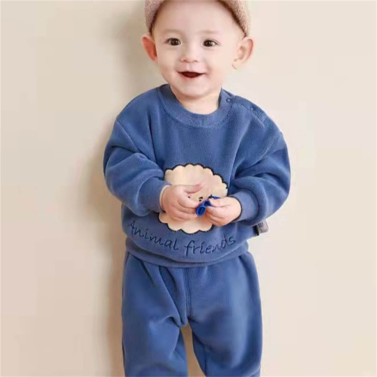 Baby autumn and winter cartoon plus velvet two piece suit