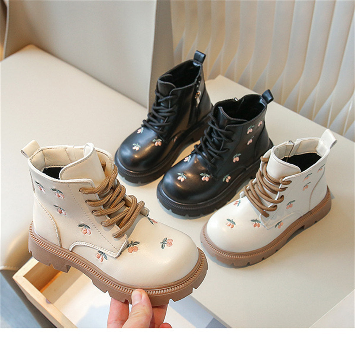 Sweet lady style embroidered waterproof and non-slip Martin boots for middle and large children