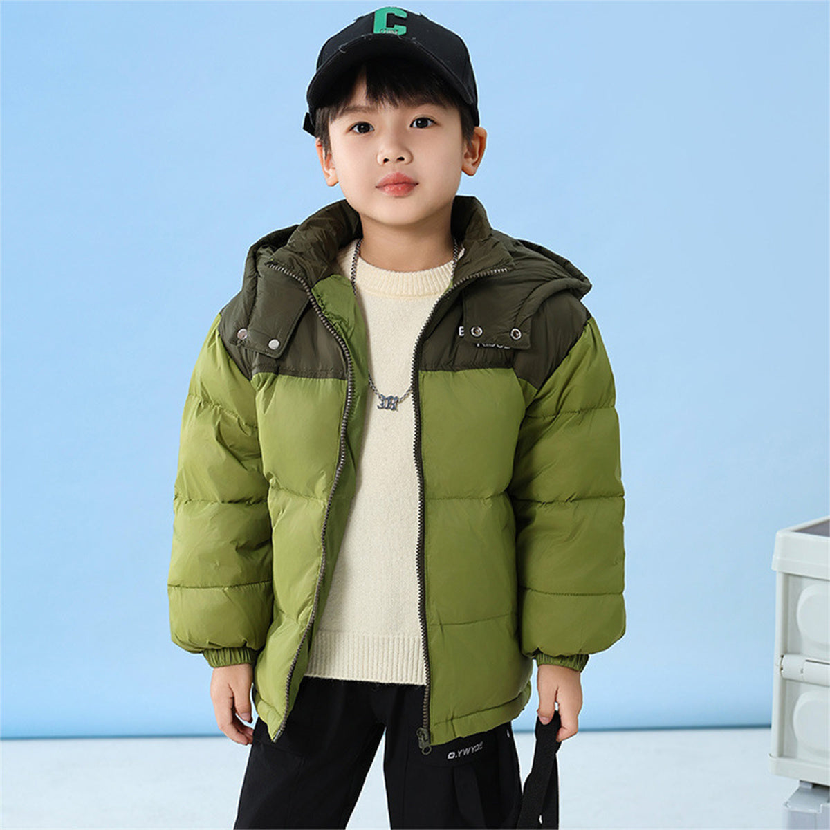 Winter color matching simple waterproof warm hooded short down jacket for middle and large boys and girls