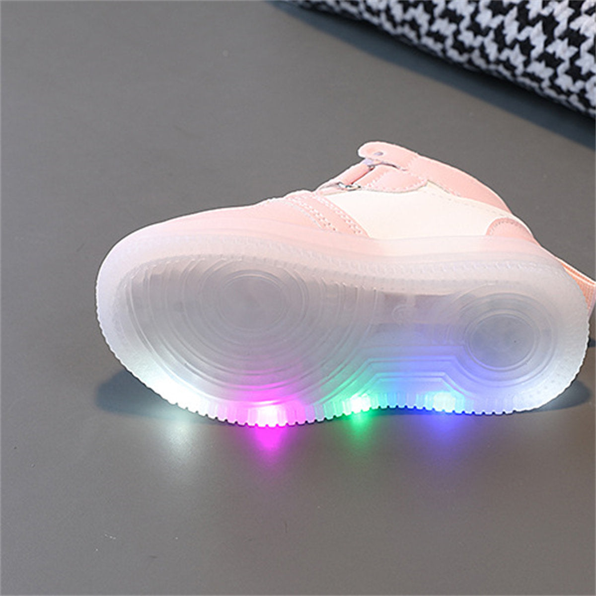 Simple and elegant luminous LED soft-soled high-top sneakers for children and boys