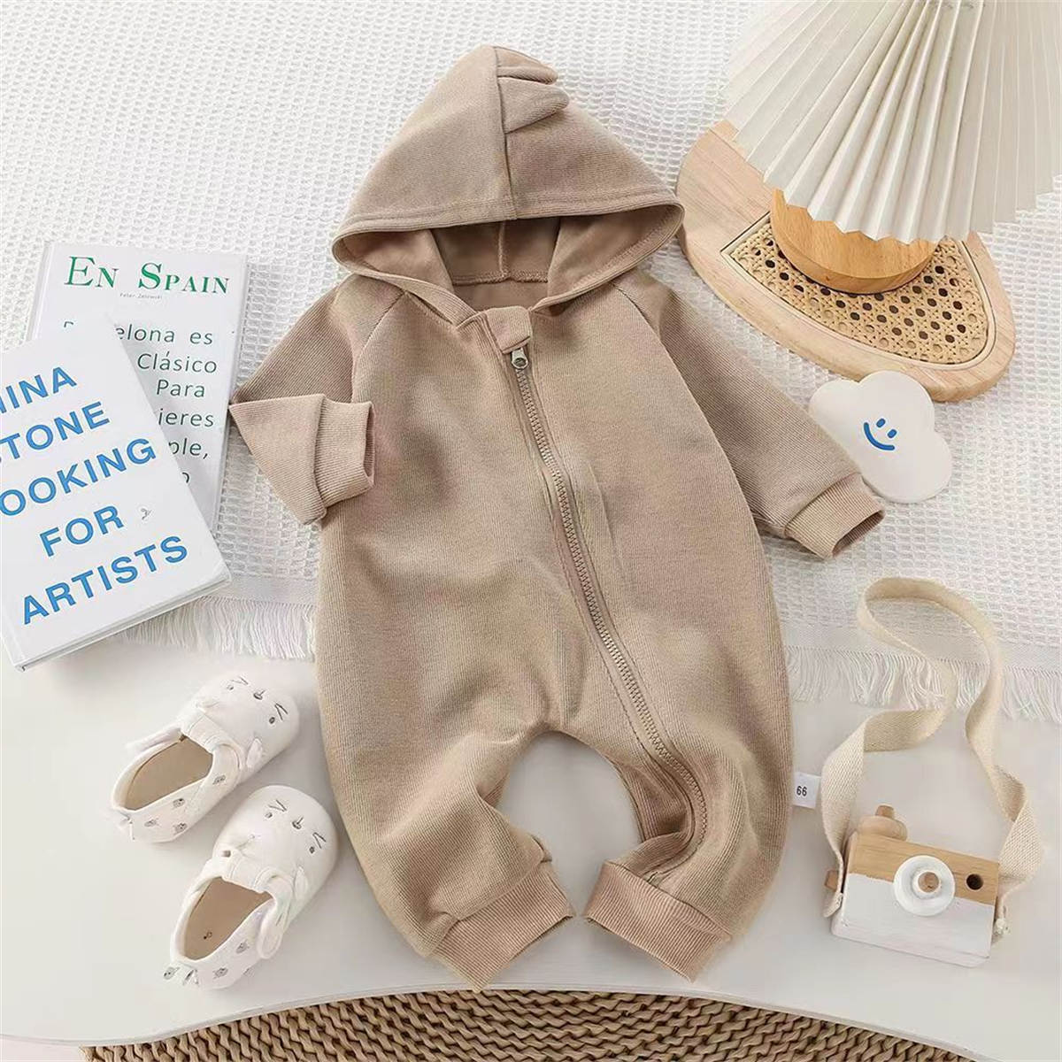 Dinosaur style baby boy spring and autumn outdoor romper