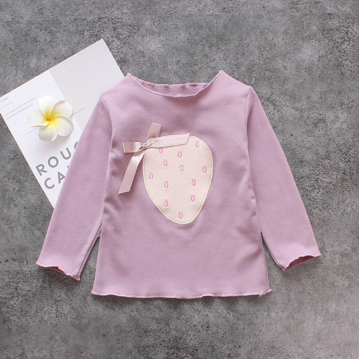 New spring and autumn girls' children's clothing girls' long-sleeved bottoming shirt three-color patch strawberry top