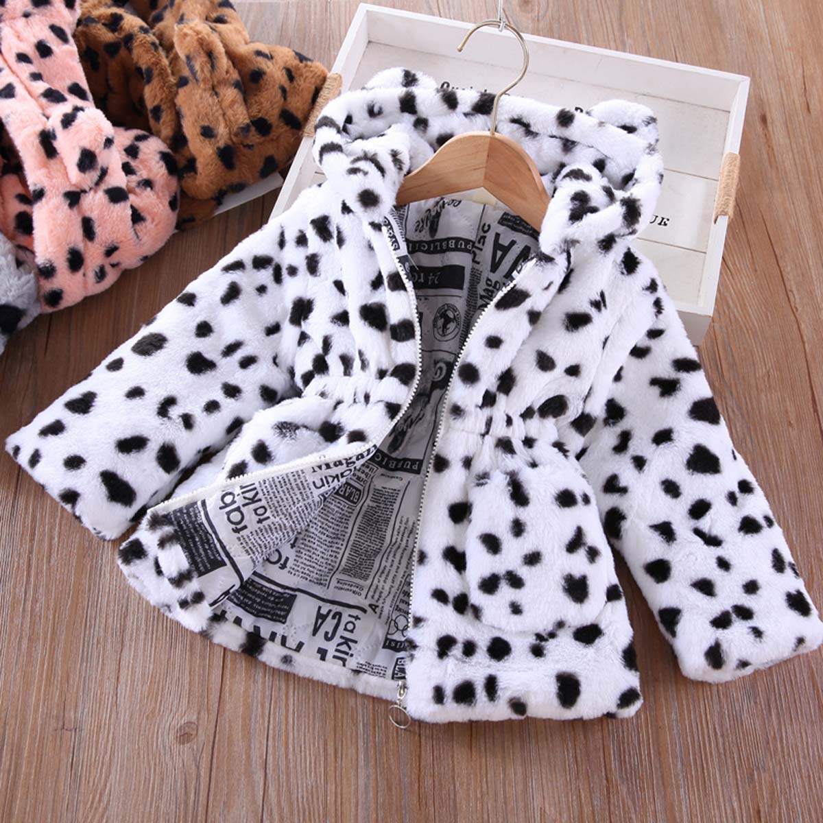 Autumn and winter new arrival girls cartoon cow fur coat children's hooded warm coat