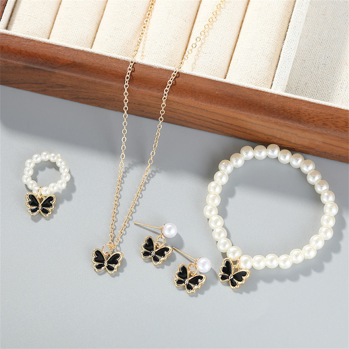 Children's 4-piece temperament creative pearl butterfly jewelry set