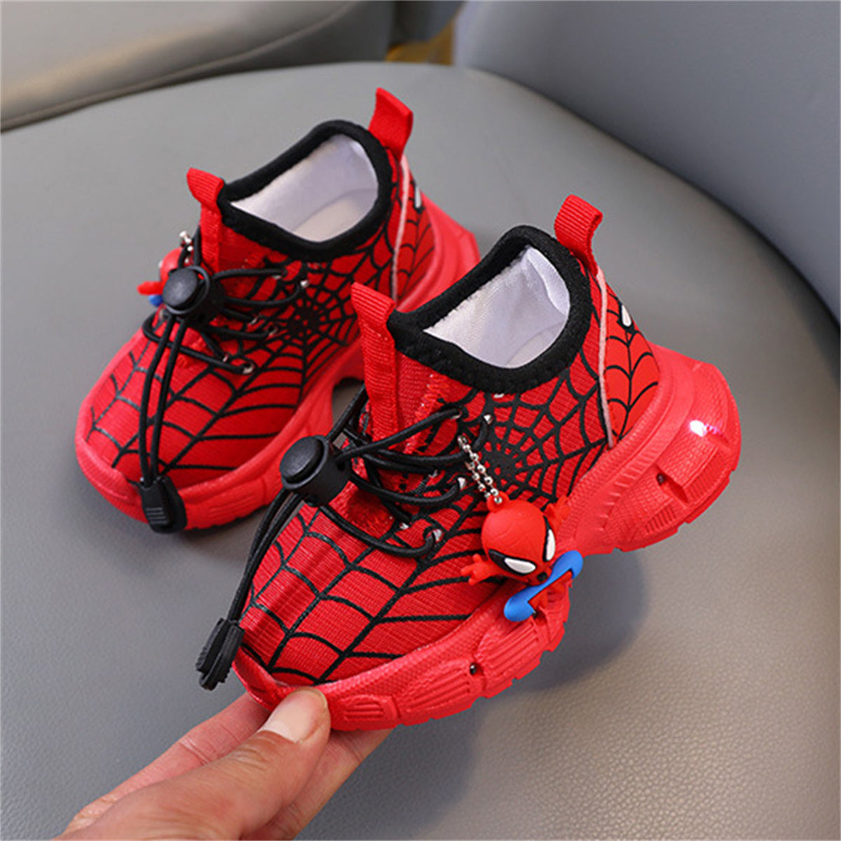 Children's mesh spider web LED light-up sports shoes