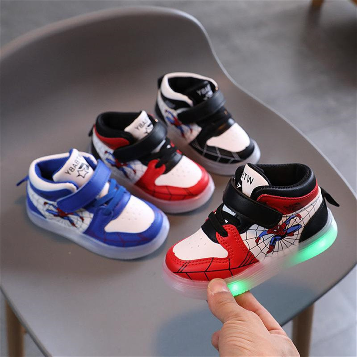 Cool Spider-Man soft-soled luminous LED soft-soled warm high-top sneakers for little boys