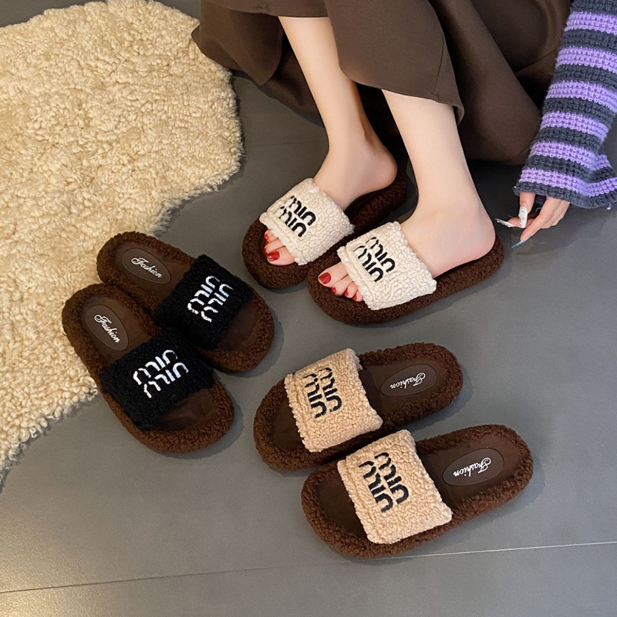 Thick-soled Chanel-style fashionable and versatile furry slippers