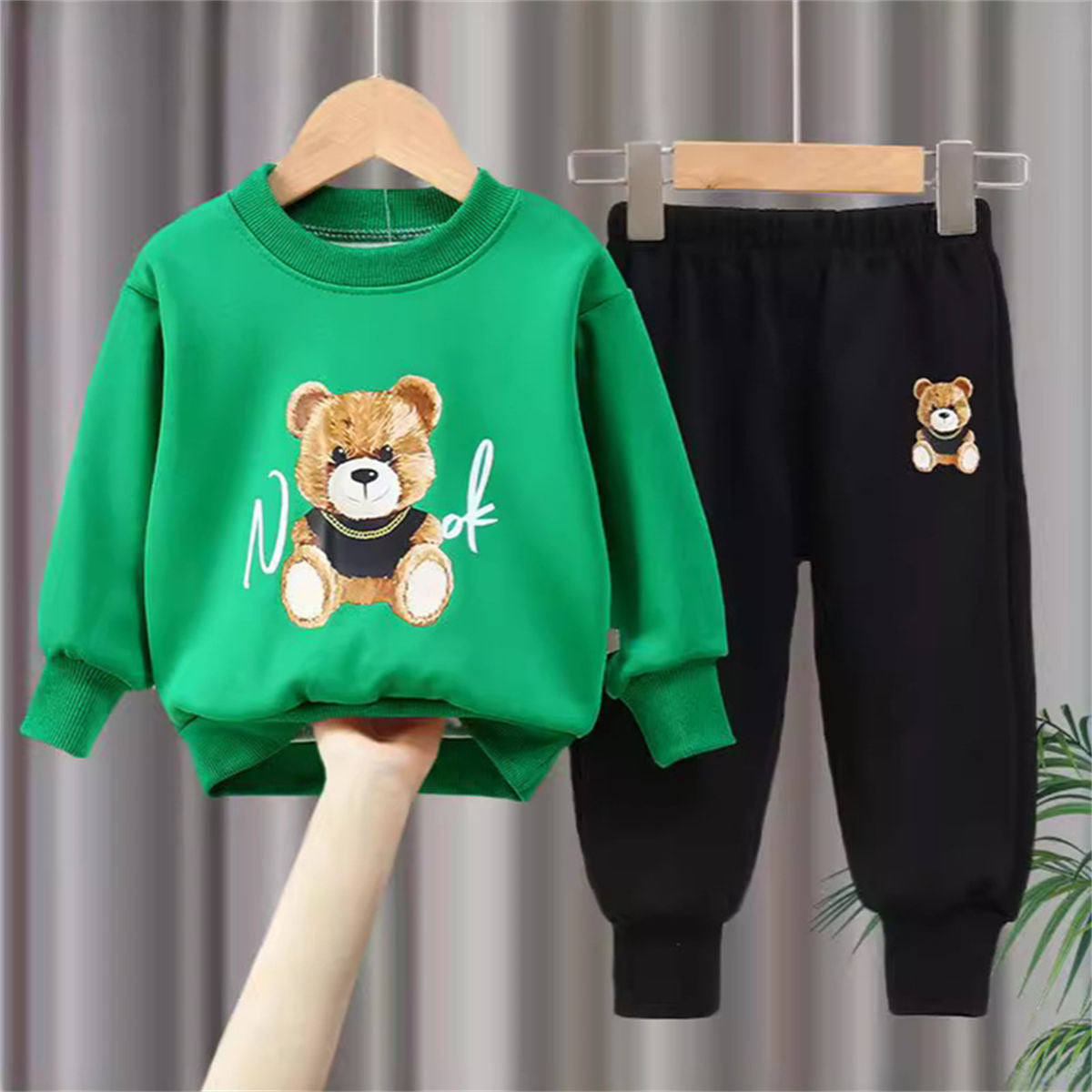 Autumn cute bear style sports style sweater suit for middle and large boys and girls