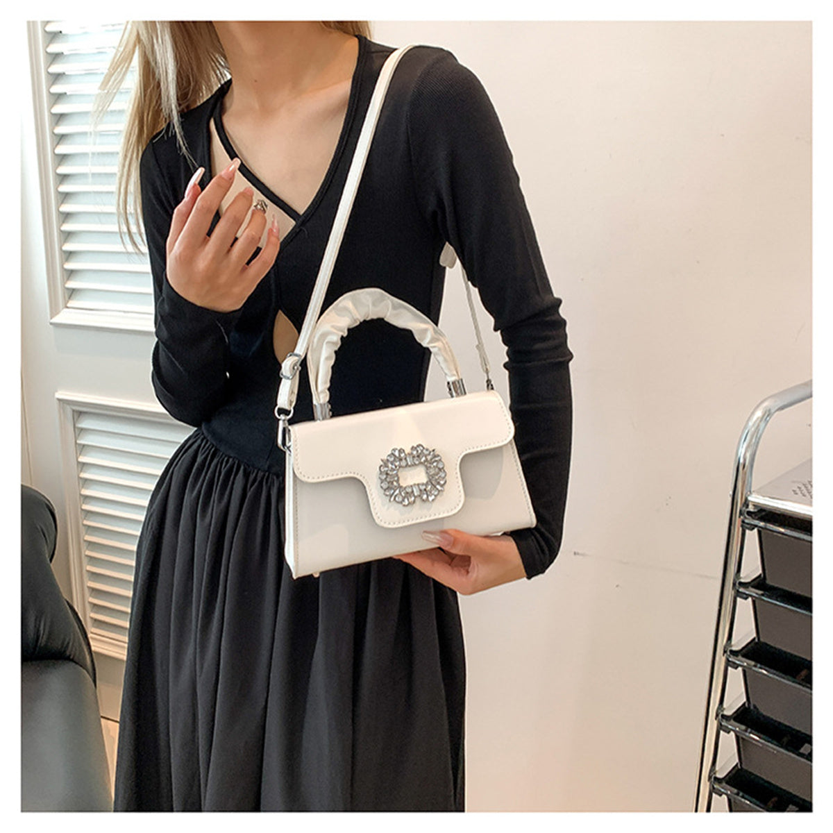 Women's fashion elegant style simple banquet party style small square bag crossbody bag