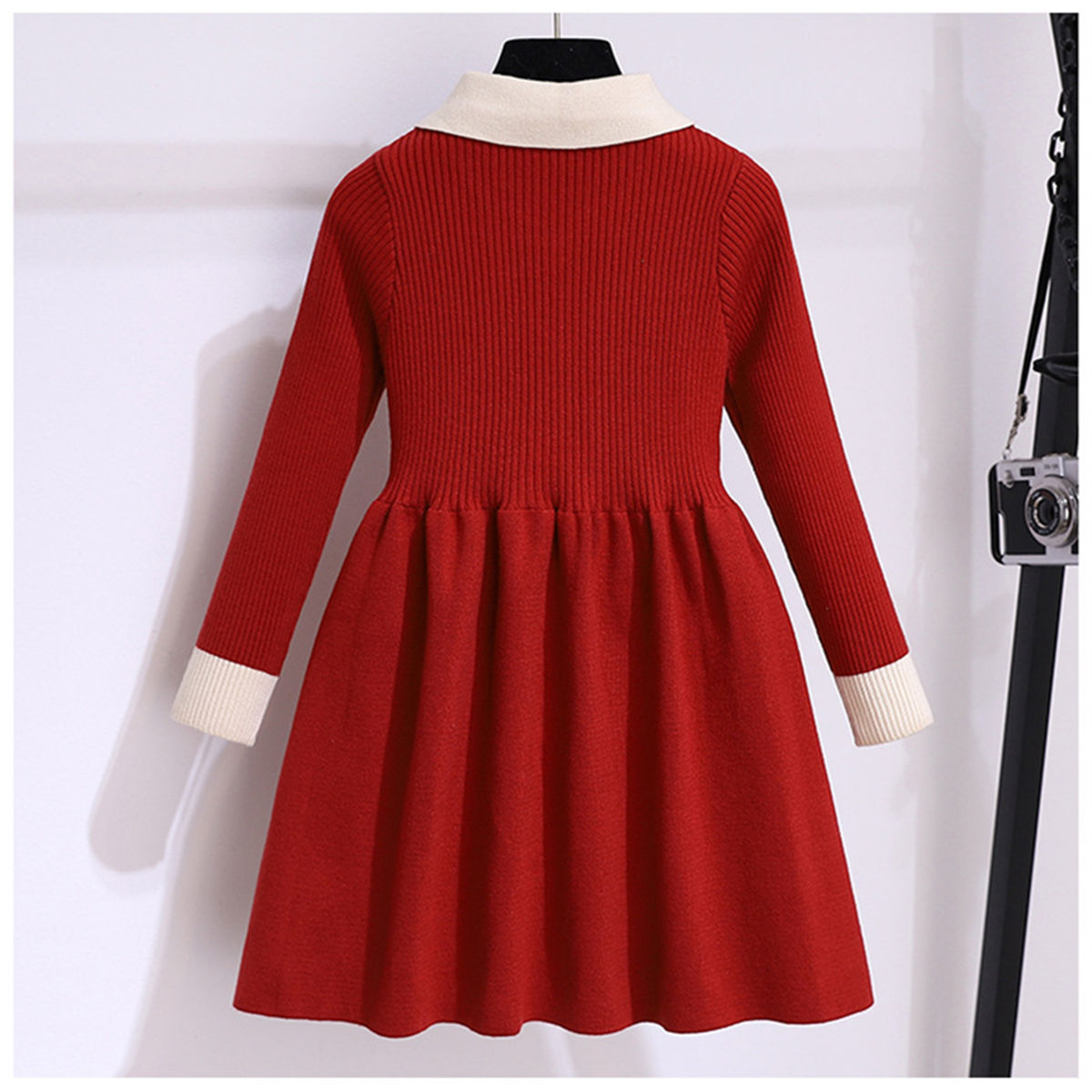 Middle and large girls autumn knitted sweater style simple style long sleeve dress