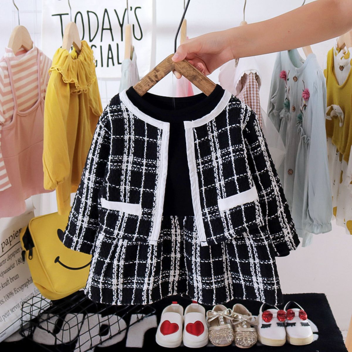 Baby girl spring and autumn suit small Chanel style skirt fashionable two-piece suit new spring and autumn girls