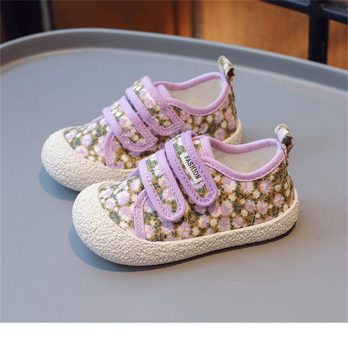 Children's and girls' cute casual style floral Velcro soft sole non-stuffy low-top canvas shoes