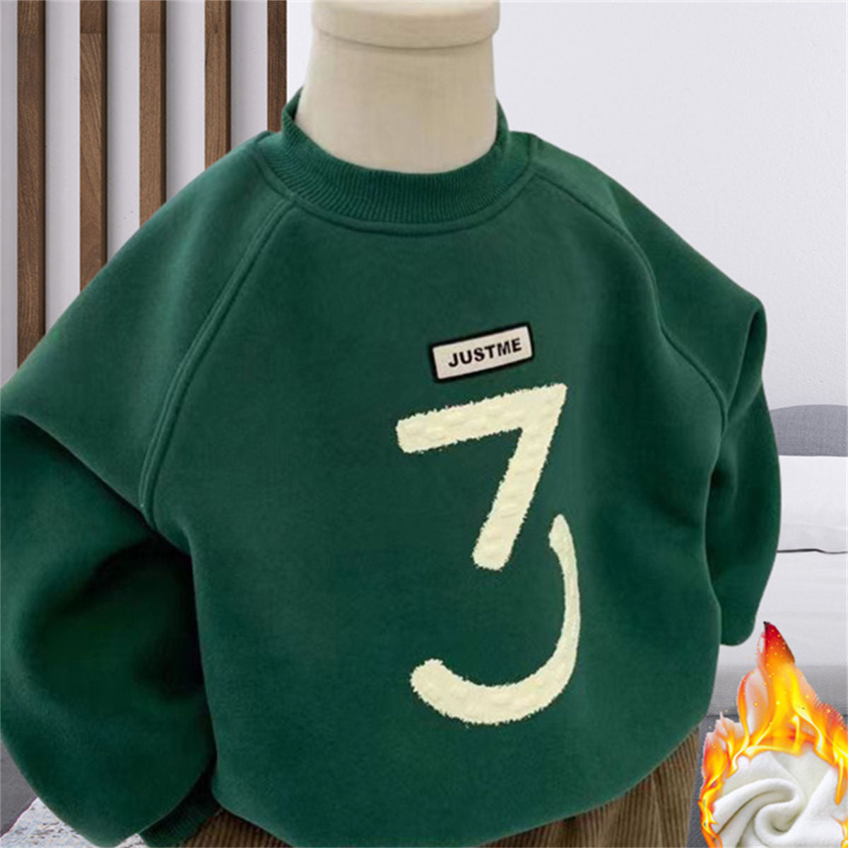 Baby boy's round neck warm thickened velvet sweatshirt with contrasting letters