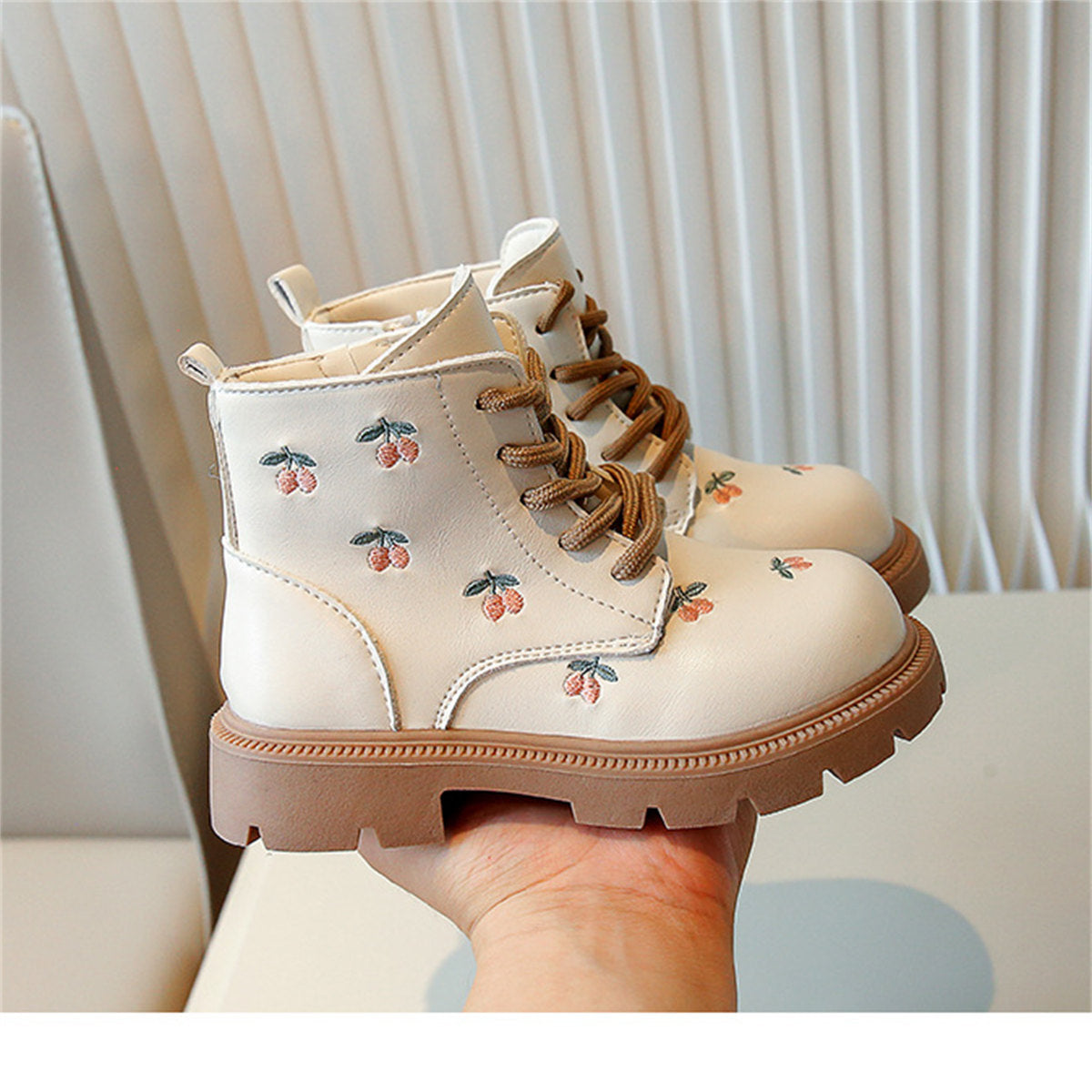 Sweet lady style embroidered waterproof and non-slip Martin boots for middle and large children