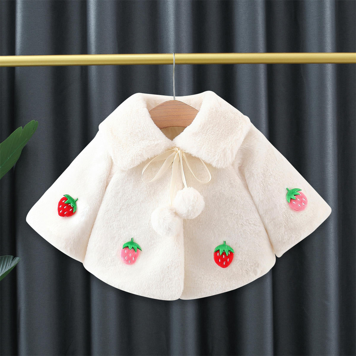 Baby girl autumn and winter thick strawberry cape