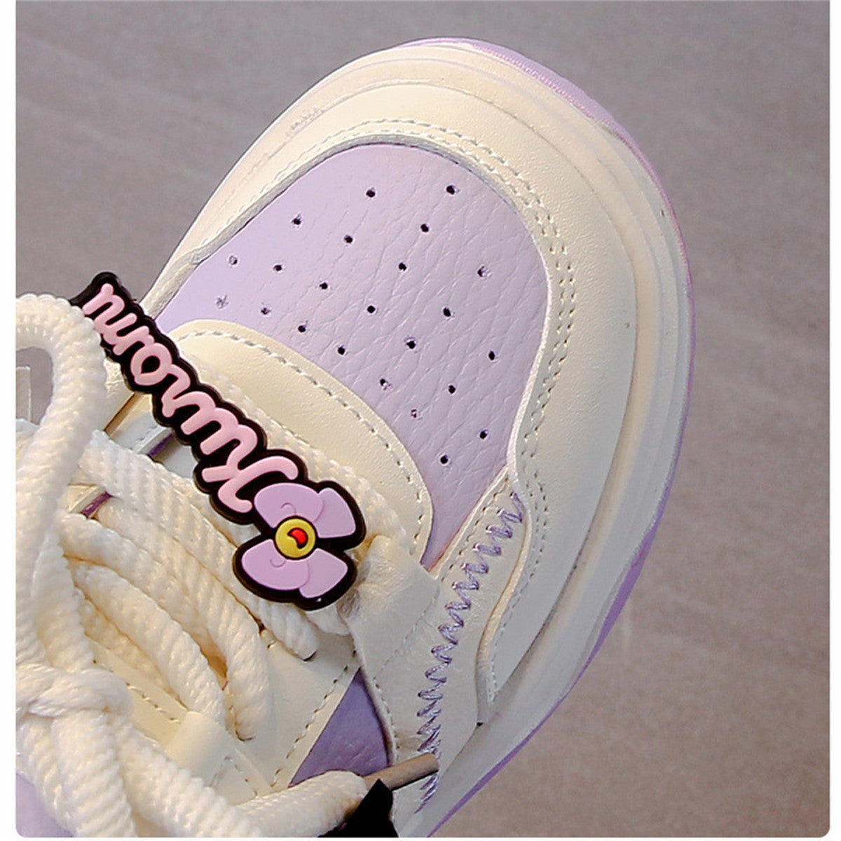 Sanrio pattern casual style comfortable soft sole breathable sports shoes for medium and large children and girls