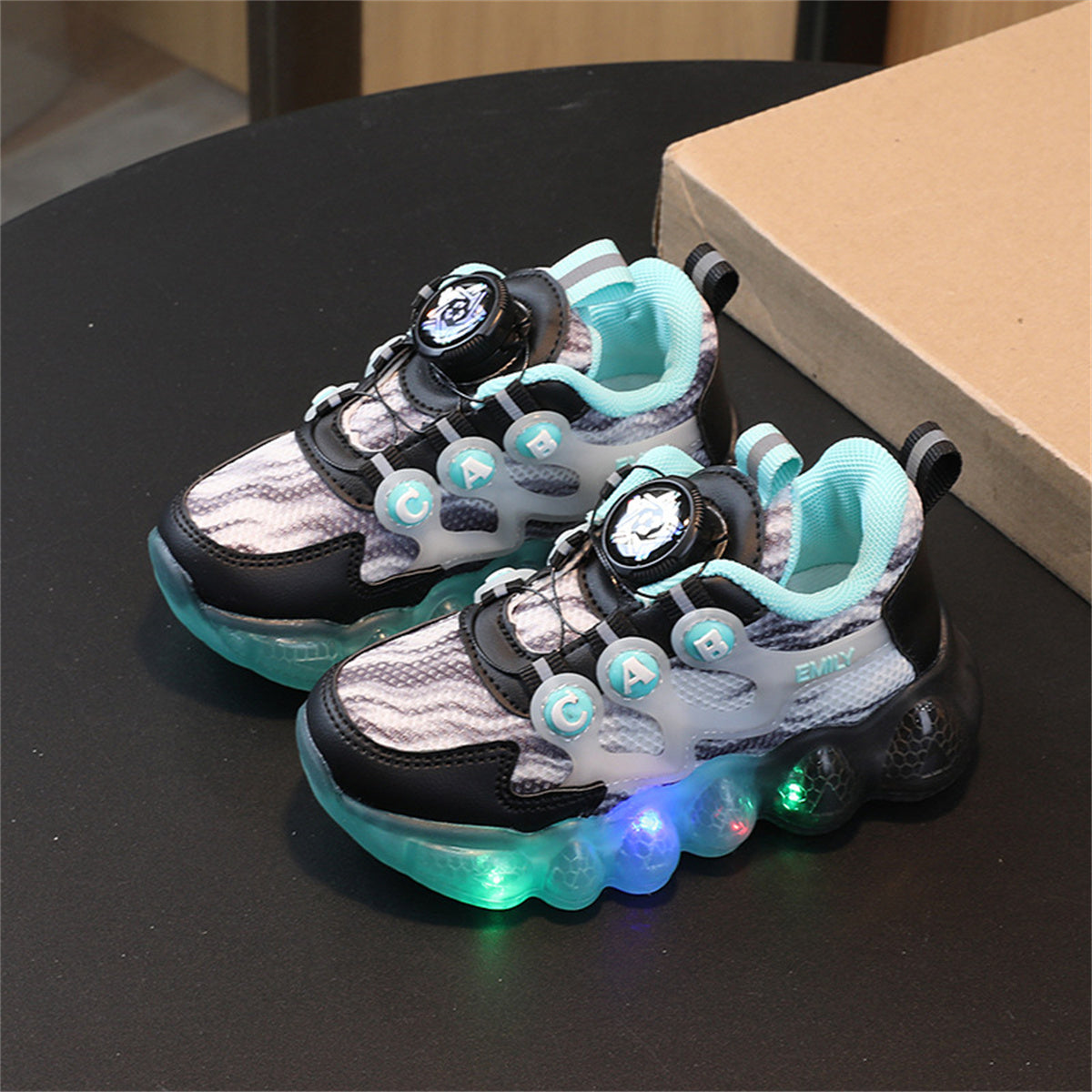 Children's and boys' light-up rotating button breathable running shoes