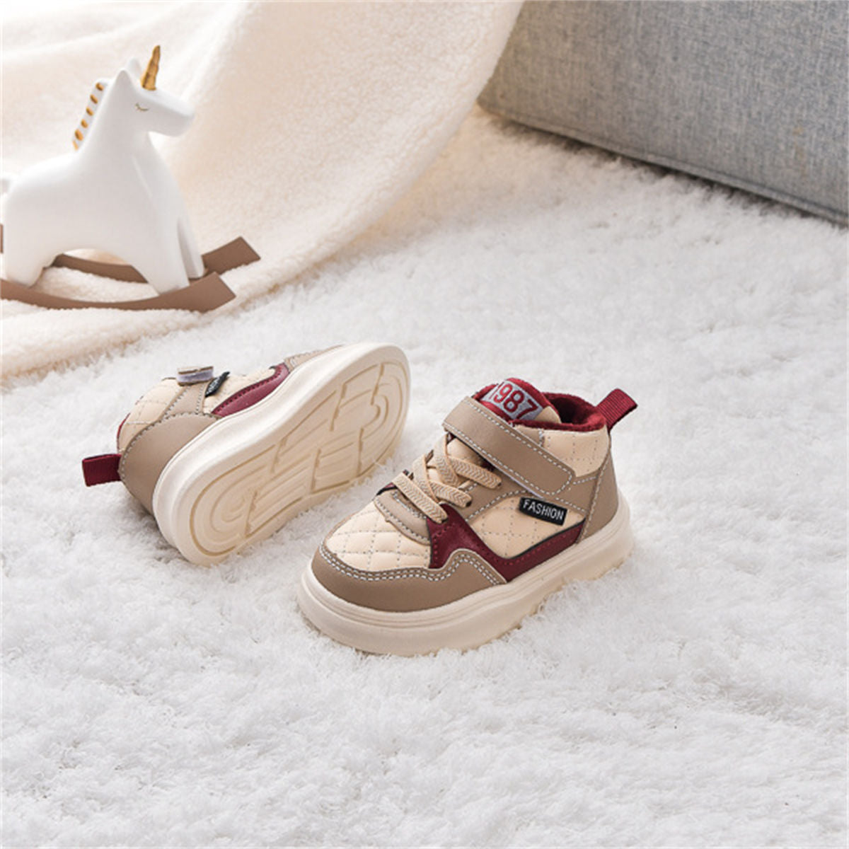 Children&#39;s and boys&#39; winter velvet color matching casual style waterproof warm high-top sneakers