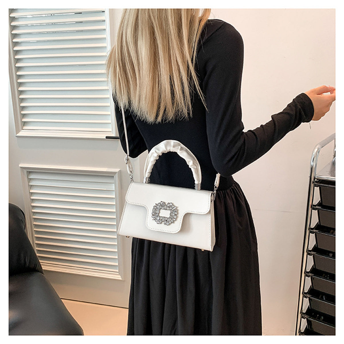 Women's fashion elegant style simple banquet party style small square bag crossbody bag